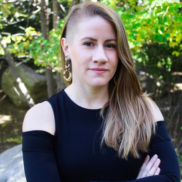 Anna Ahrens music recuriter